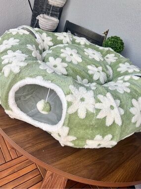 BEDSURE Green & White Floral Plush CAT Tunnel Bed❗️💚🍃